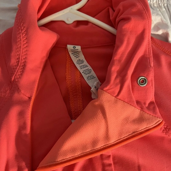 Lululemon Run: Reflect Pullover. Size 10. - Picture 7 of 8